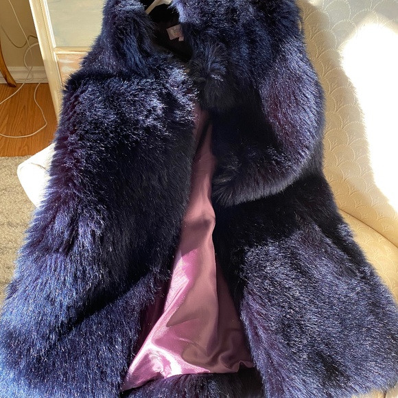 Parisian Faux Fur Vest - Picture 1 of 9
